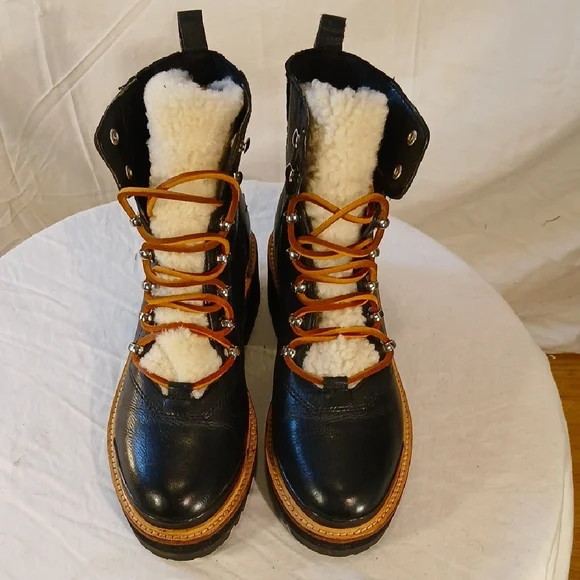 Stunning Marc Fisher Black Leather And 100% Shearling Booties - Picture 8 of 16